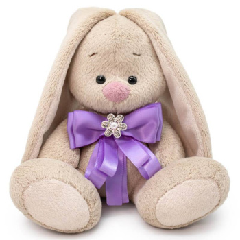 Зайка Ми с бантиком лавандового цвета и брошкой (малыш), 15см