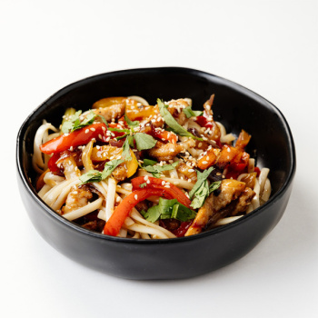 Вок Лапша с курицей и овощами 250г