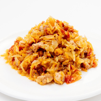 Капуста тушеная с копченым мясом, 100г