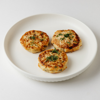 Биточки из куриного филе с грибами жареные, 100г