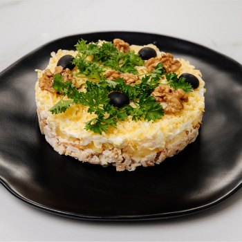 Салат с курицей и ананасами, 535г 