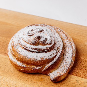 Плюшка сладкая